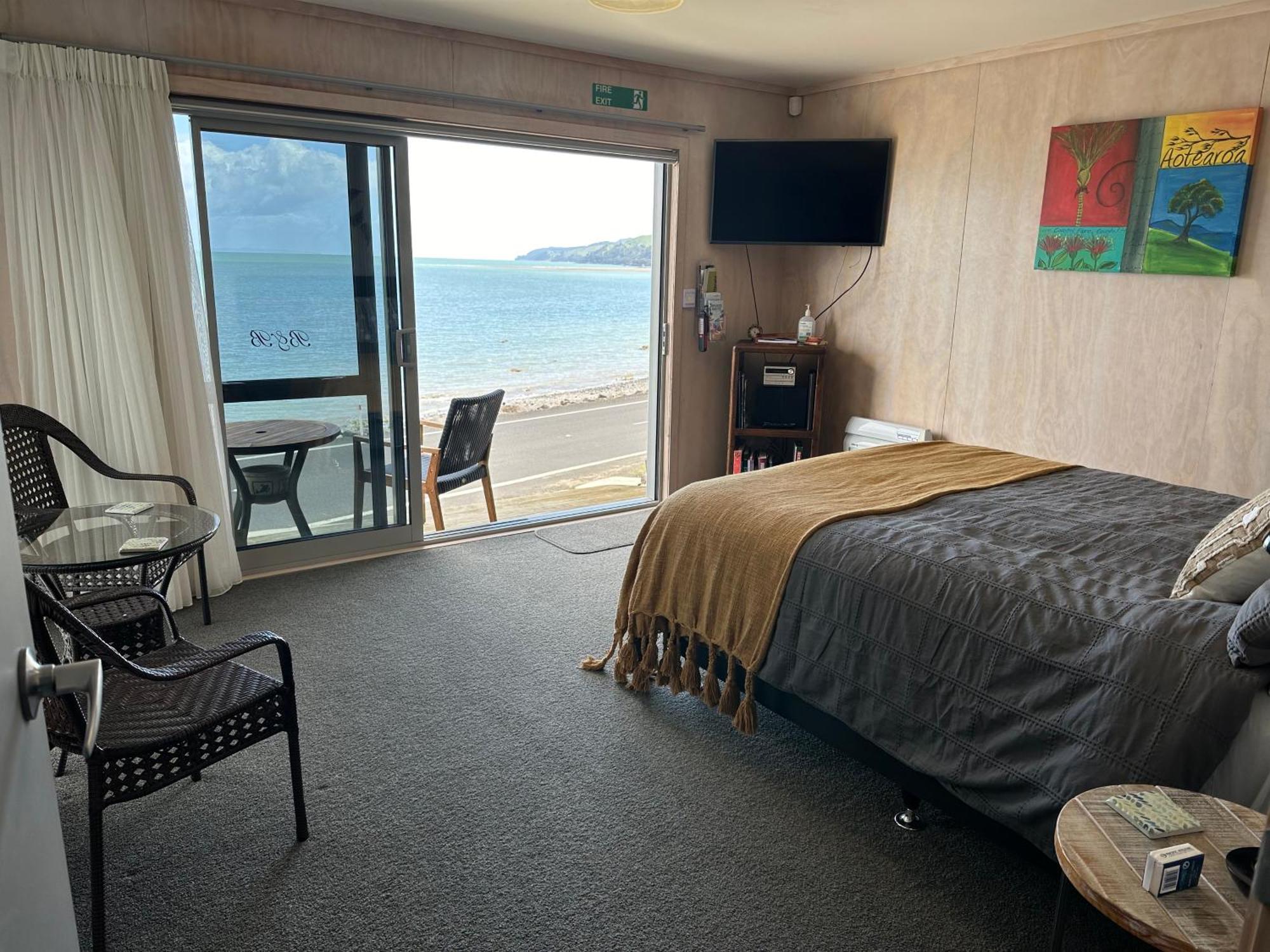 Te Mata Bay Seaviews Bed & Breakfast Tapu Exterior photo